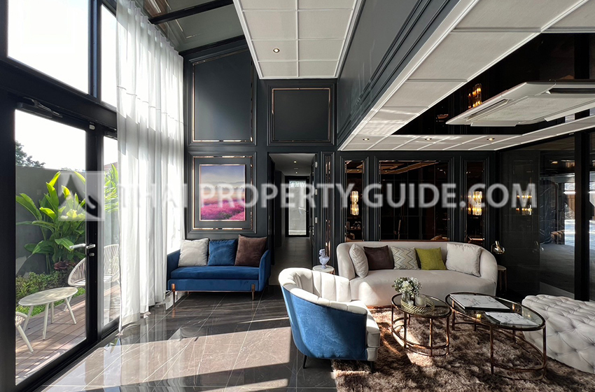 House with Private Pool in Srinakarin 